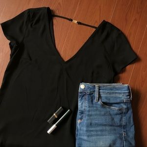 Dynamite chic V neck